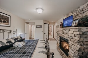 Villa (2 Bedrooms) | 2 bedrooms, free WiFi, bed sheets - 89GS - Hot Tub - Pets Ok - WiFi - Sleeps 4 (Deming)