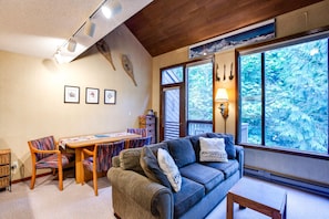 Apartment (2 Bedrooms) | Living area | Fireplace, DVD player, table tennis