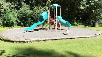 Children’s play area – outdoor