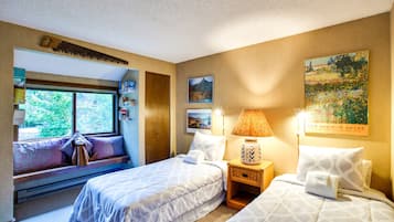 Apartment (2 Bedrooms) | 2 bedrooms, free WiFi, bed sheets
