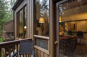 Apartment (2 Bedrooms) | Balcony