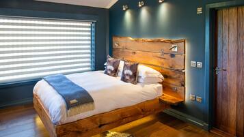 Luxury Apartment, Ensuite, Sea View | Interior