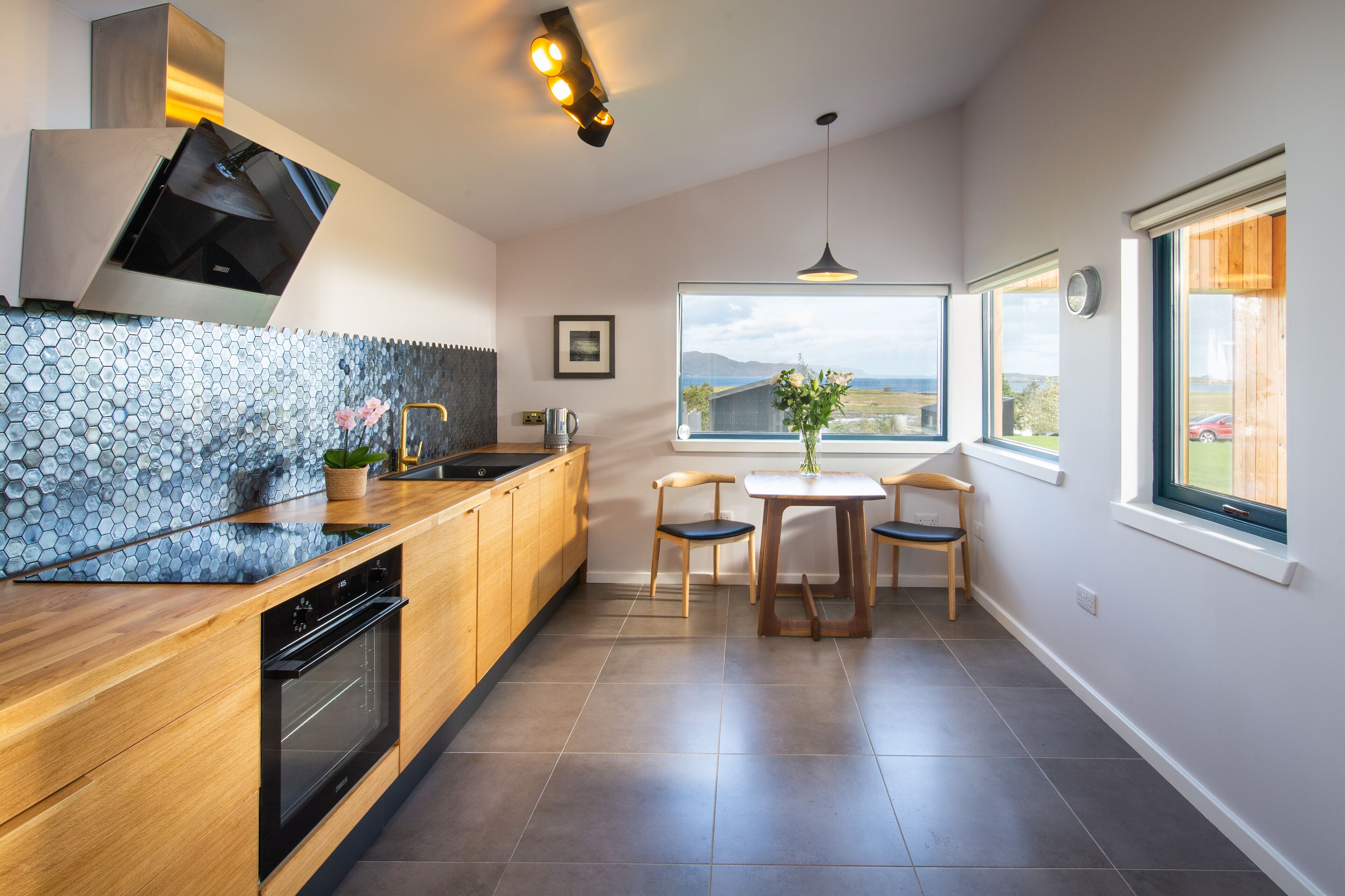 Luxury Apartment, Ensuite, Sea View | Interior
