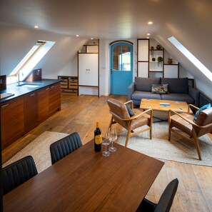 Apartment, Private Bathroom (The Loft) | Lobby - Ardcana (Strath)