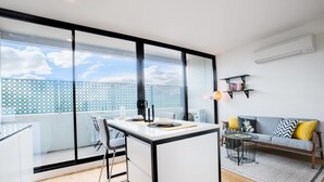 Unclassified image, 3 of 13, button - 36windsorpalace1bd1bthfreecarpark (Windsor)
