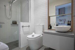 Towels, soap, shampoo - 60boutique Studio@boxhillboxhill Centralmall (Box Hill)