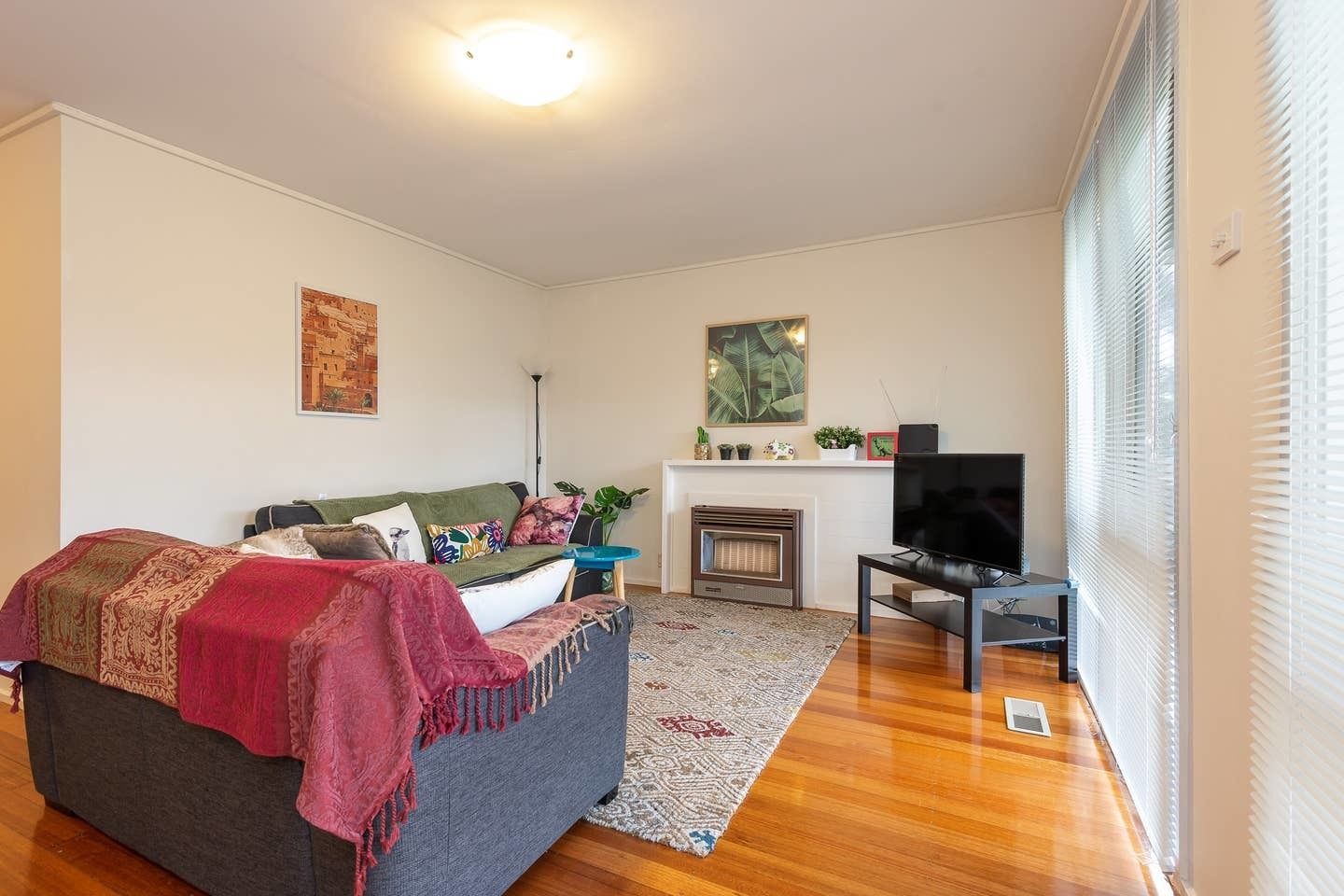 3 bedrooms, iron/ironing board, bed sheets