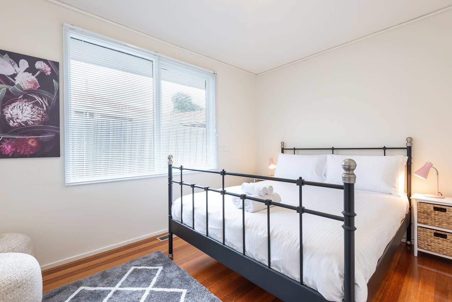 3 bedrooms, iron/ironing board, bed sheets