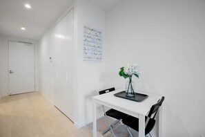 1 bedroom, iron/ironing board, bed sheets - 91cozy One Bedroom South Yarra Lively Neighbour (South Yarra)