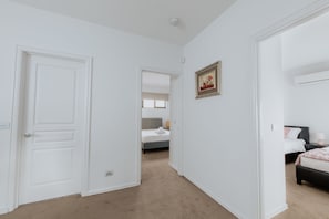 4 bedrooms, iron/ironing board, free WiFi, bed sheets