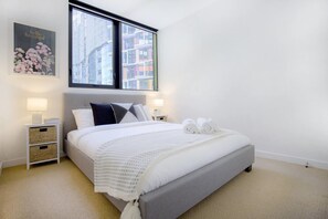 2 bedrooms, iron/ironing board, bed sheets - 24all Skylightct Edge-apt,5 Mins to Melbourne uni (Carlton)