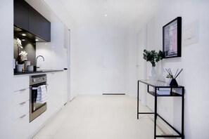 2 bedrooms, iron/ironing board, bed sheets