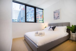 2 bedrooms, iron/ironing board, bed sheets - 24all Skylightct Edge-apt,5 Mins to Melbourne uni (Carlton)
