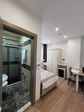 Single Room, 1 Twin Bed | Premium bedding, down comforters, minibar, desk - Gul Hotel (Istanbul)