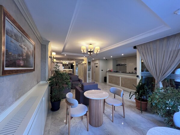 Reception - Gul Hotel (Istanbul)