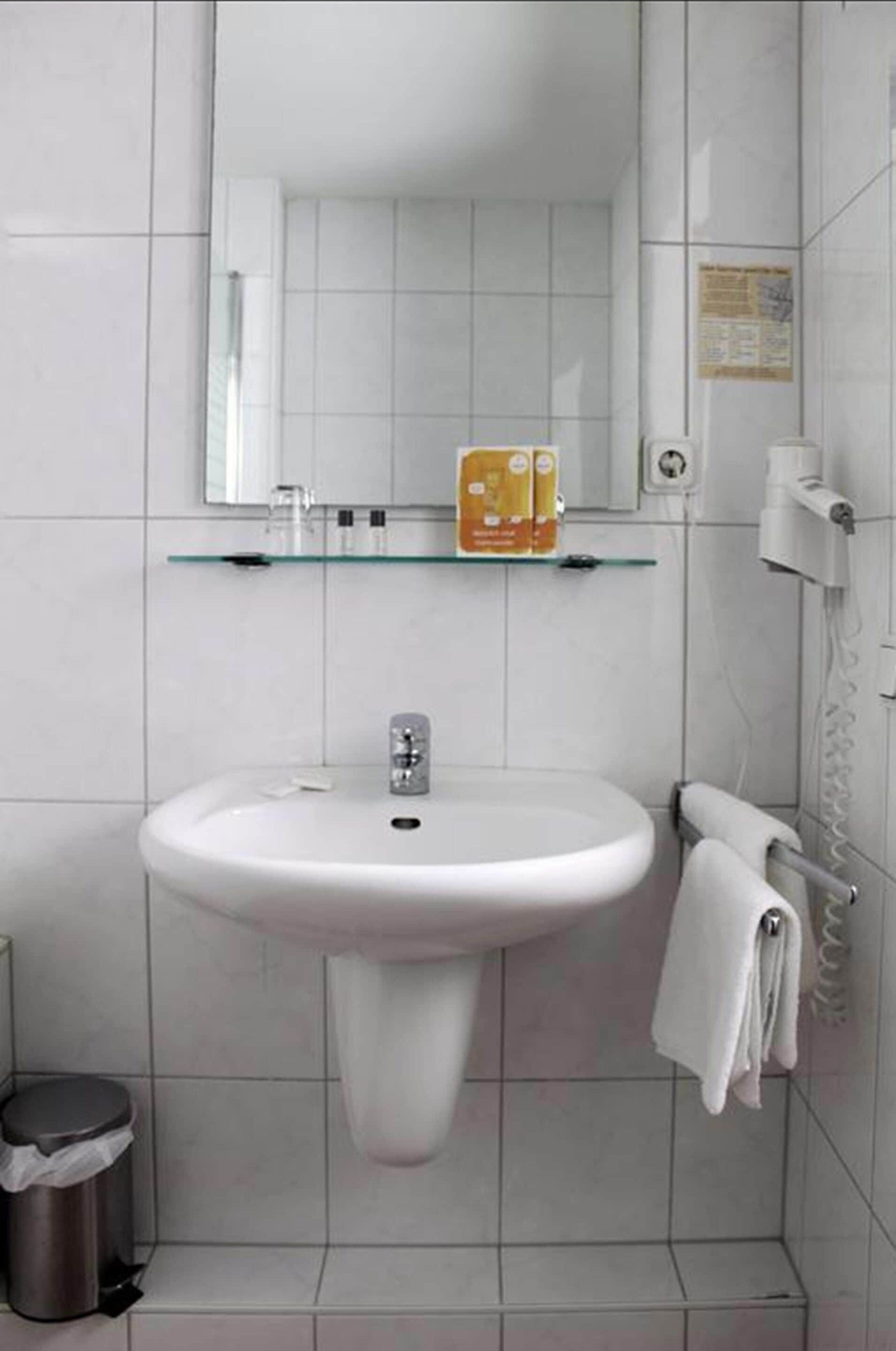 Bathroom | Free toiletries, hair dryer, towels