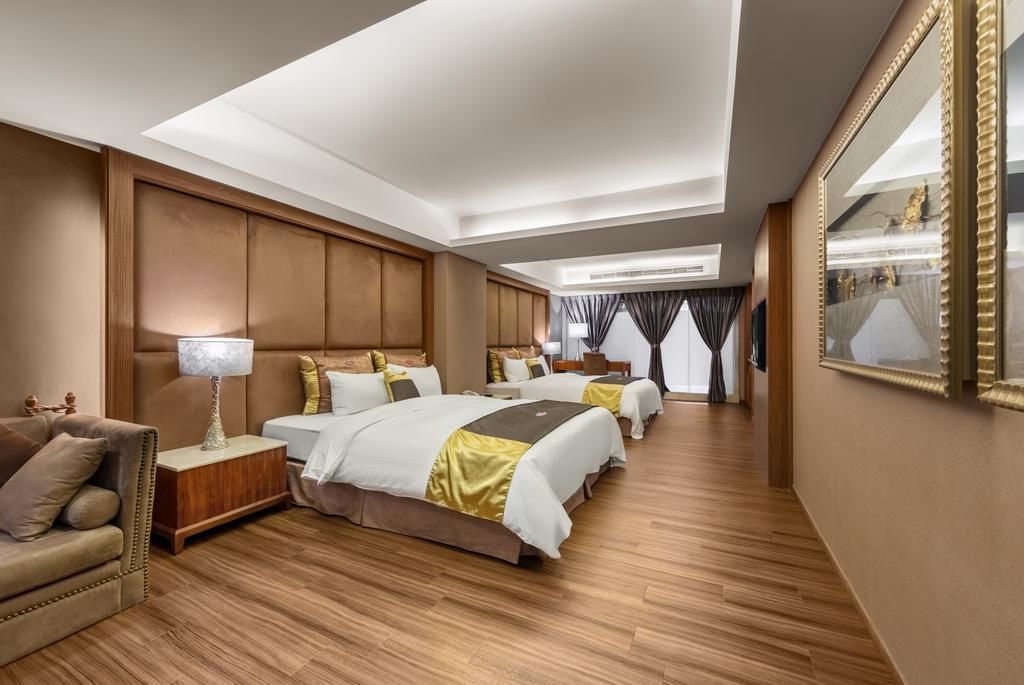 quadruple room (for safety reasons, minimum occupancy 2 adults) | in-room safe, blackout curtains, free wifi, bed sheets