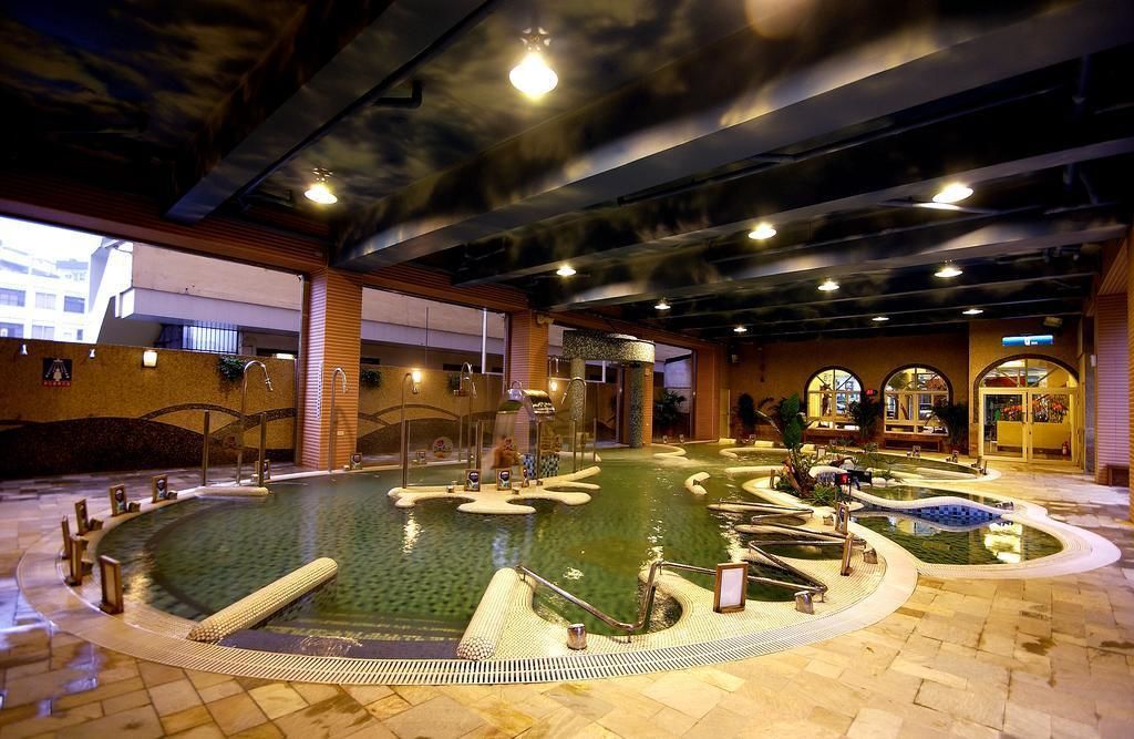 steam room, hot springs/mineral springs