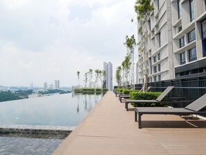 2 outdoor pools - Tamarind Suites by Elite Stay (Cyberjaya)