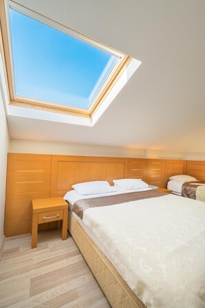 Minibar, coffres-forts dans les chambres, décoration personnalisée