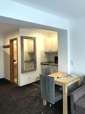Apartment (Nr. 2 Unternberg) | Private kitchenette | Fridge, stovetop, coffee/tea maker, electric kettle