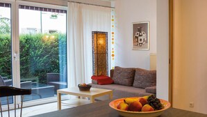 Apartment (Nr 1. Rauschberg) | Living area | Flat-screen TV - Haus Dippel Ruhpolding (Ruhpolding)