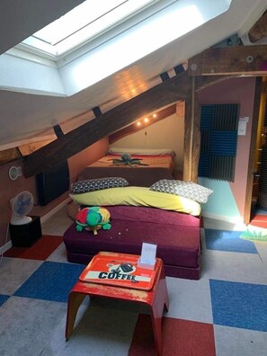Chambre double (Music) | Individually decorated, individually furnished, laptop workspace - Chambres Bambou & Corail & Music (Saint Sever)