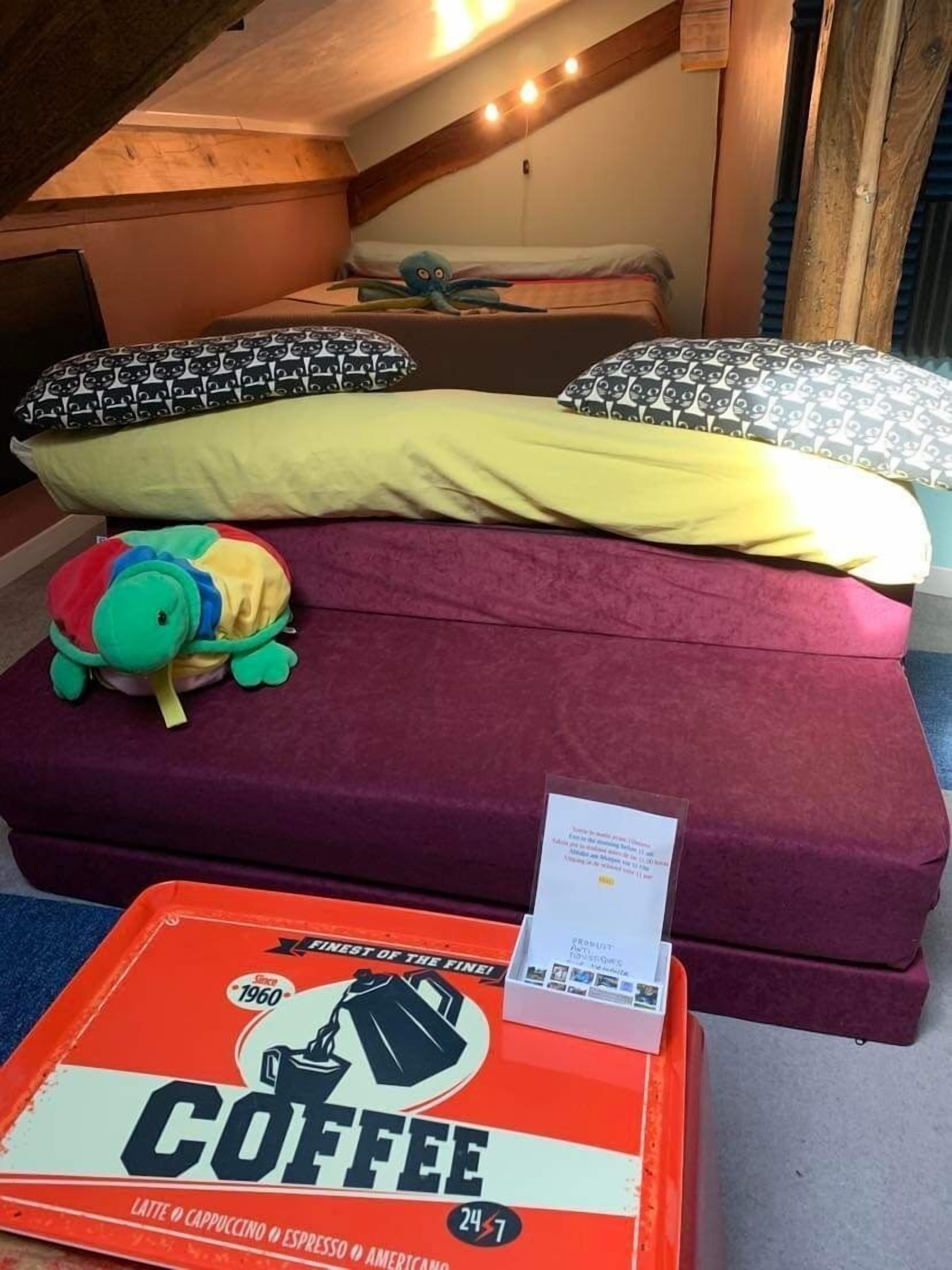 Chambre double (Music) | Individualmente decorados, individualmente mobiliados, escrivaninha