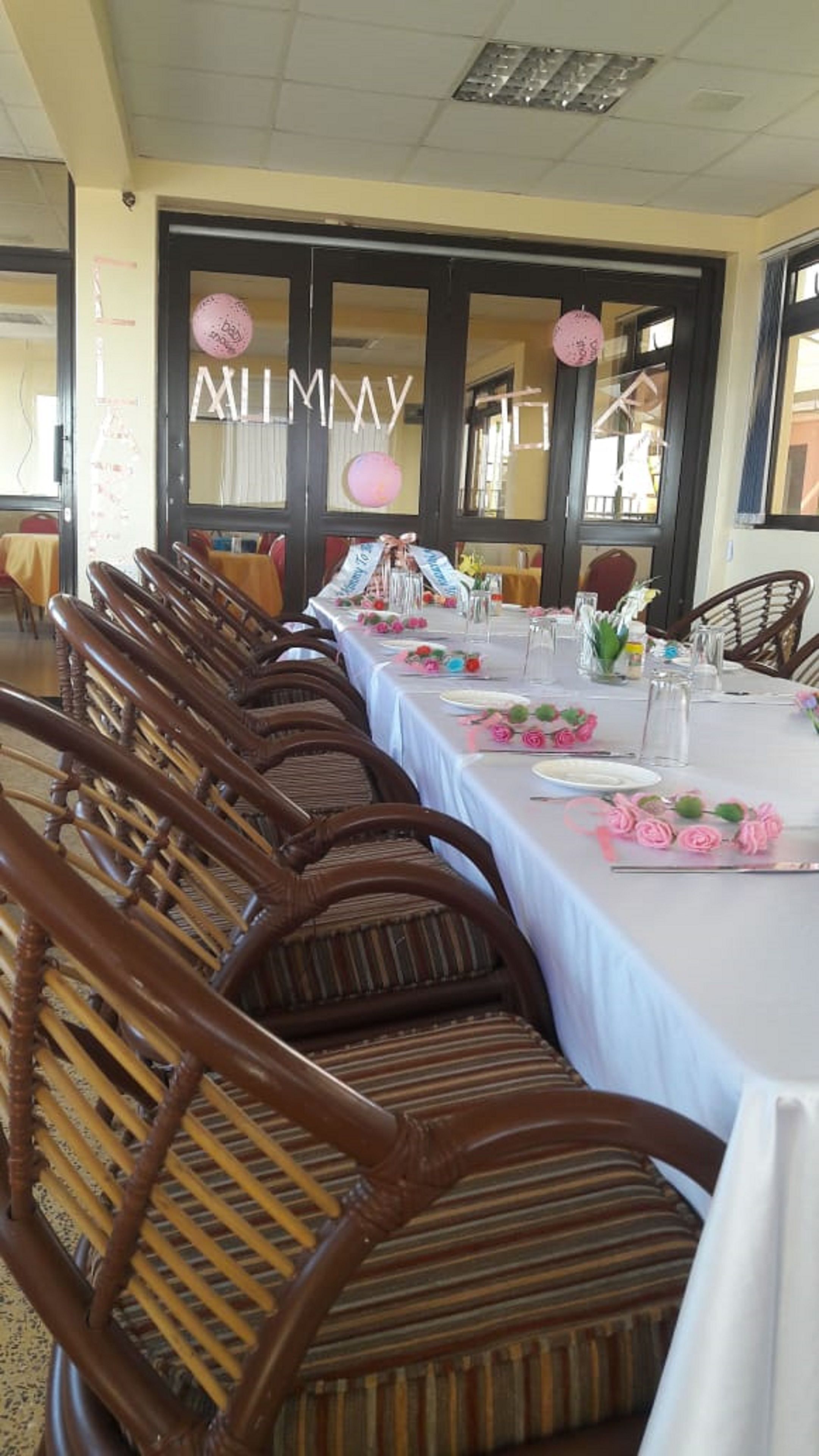 Breakfast, lunch and dinner served