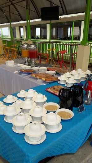 Colazione a buffet inclusa, servita tutte le mattine 