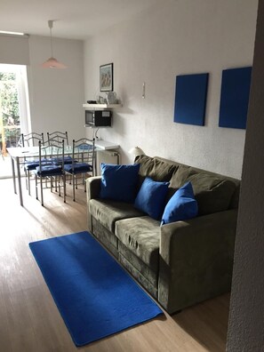 Appartement, 1 chambre | Repas dans la chambre