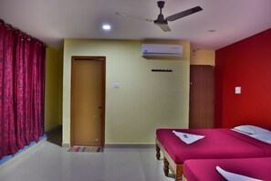 Family Double Room | Soundproofing, free WiFi, bed sheets - Yelagiri Residency (Tirupattur)