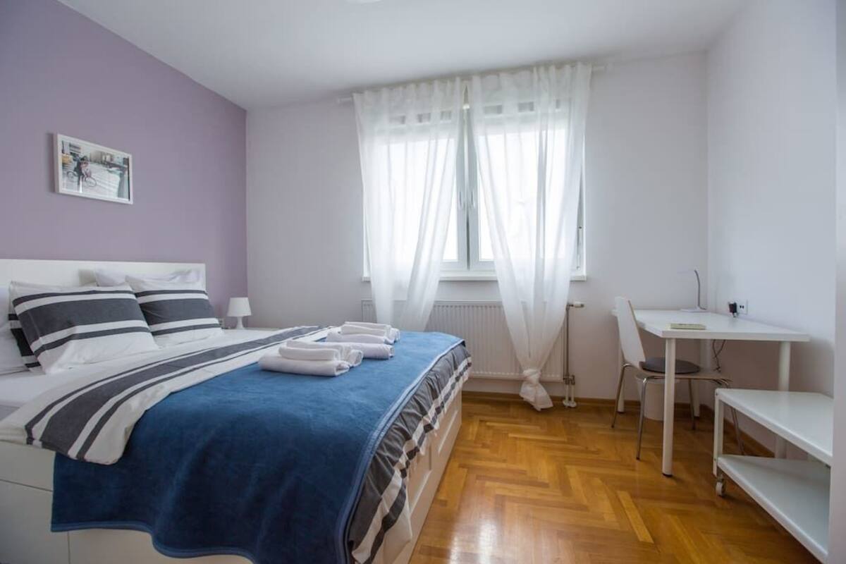 Deluxe Double Room, Shared Bathroom (1) | Premium bedding, down comforters, Select Comfort beds, soundproofing