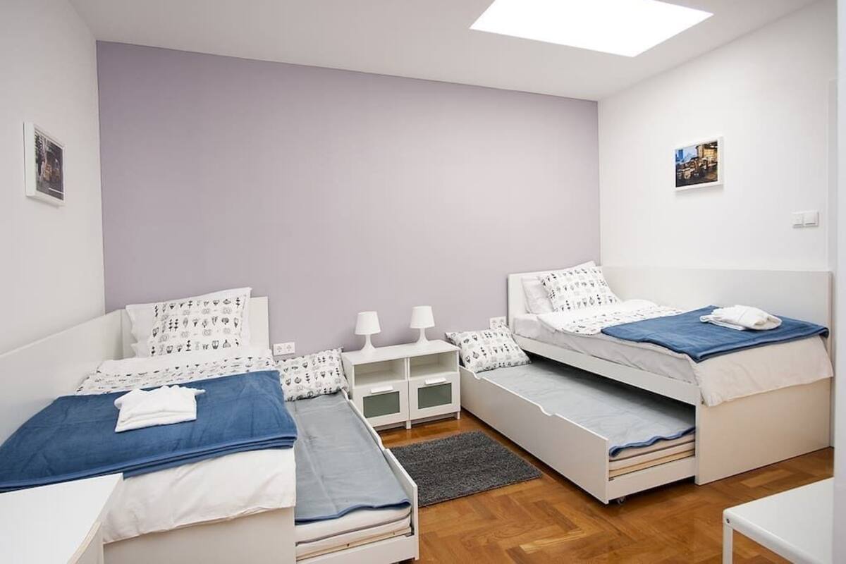 Twin Room, Shared Bathroom (3) | Premium bedding, down comforters, Select Comfort beds, soundproofing