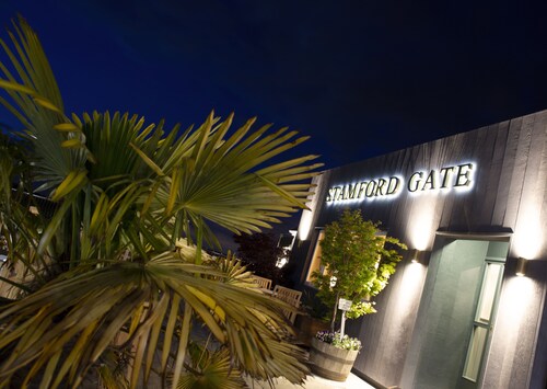 Stamford Gate Hotel