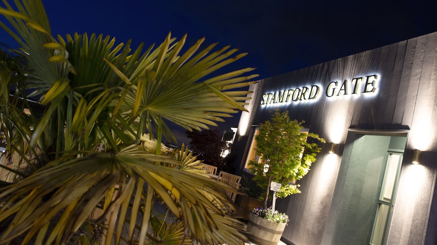 Stamford Gate Hotel