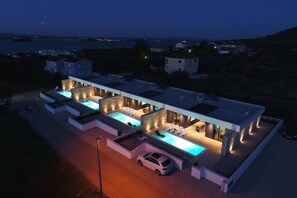 Front of property – evening/night - Villas Homes4You (Pasman)