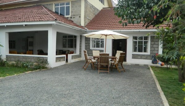 Exterior - Back to Africa House (Nairobi)