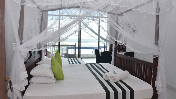 Unclassified image, 1 of 30, button - Polhena Sea View Rest (Matara)