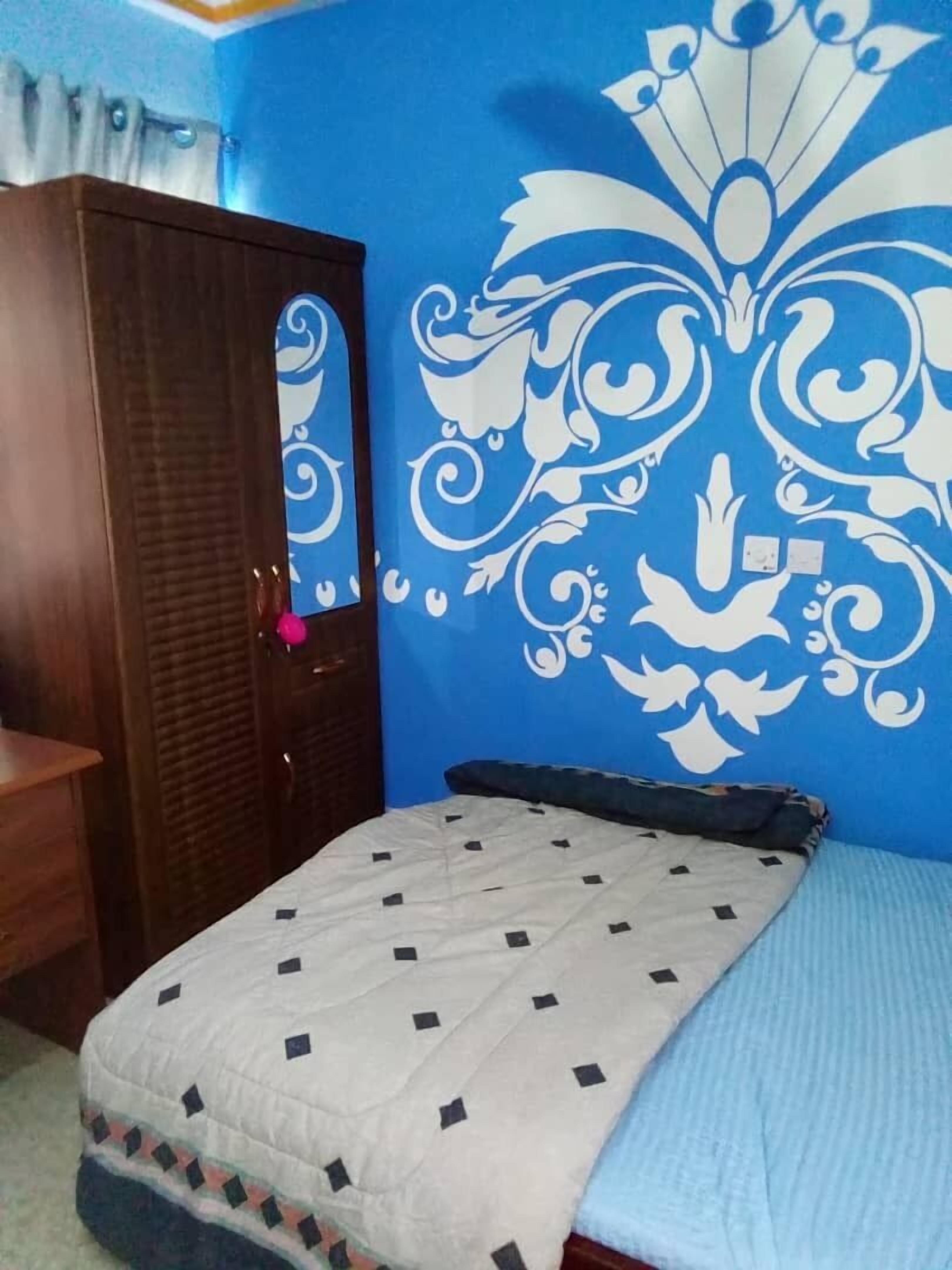 Double Room | Minibar, bed sheets