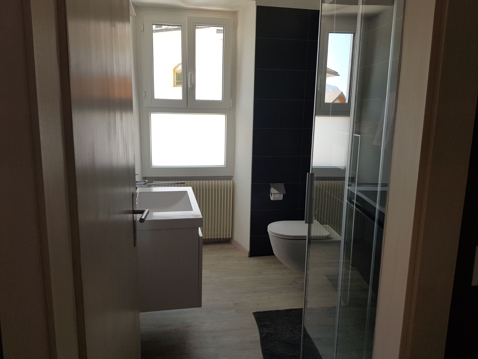 twin room | bathroom | shower, rainfall showerhead, free toiletries, hair dryer
