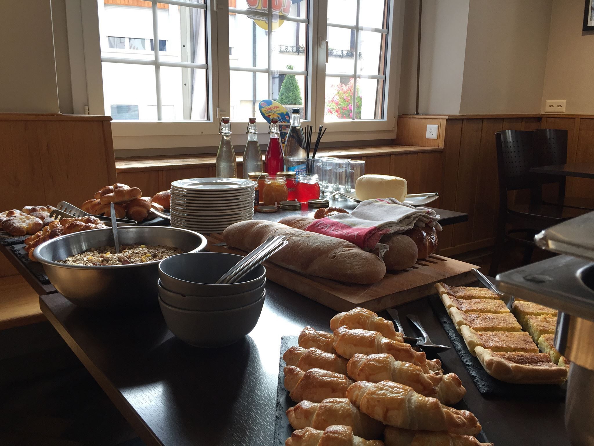 free daily continental breakfast