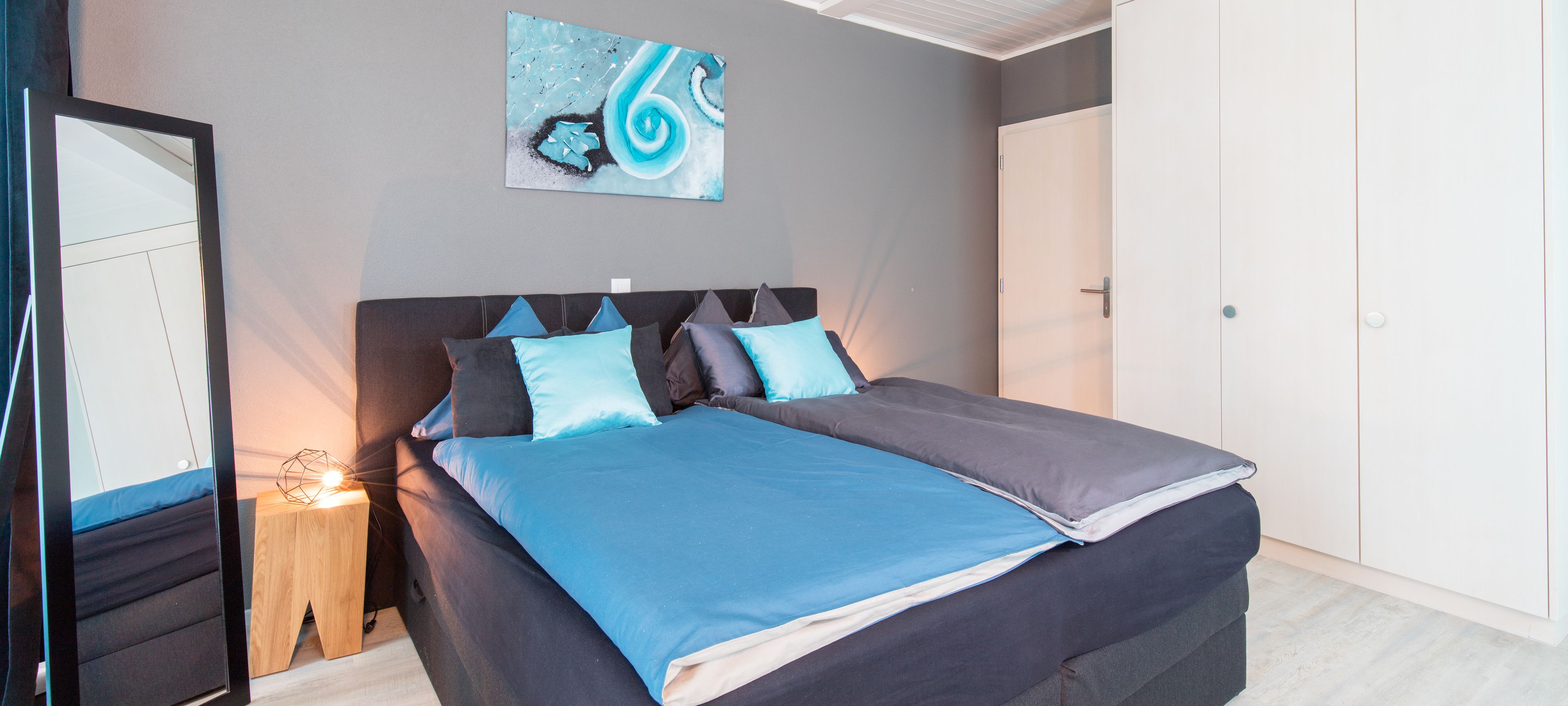double room | hypo-allergenic bedding, pillow-top beds, individually decorated, desk