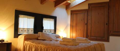 4 chambres, fer et planche Ă repasser, Wi-Fi gratuit, draps fournis