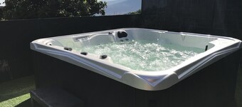 CASITA LAS UVAS SPECTACULAR RURAL FARMHOUSE WITH SEA VIEWS , SPA AND WIFI