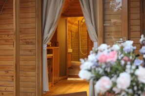 Superior Bungalow, Pool & Garden View | Bathroom | Shower, rainfall showerhead, designer toiletries, hair dryer - Vida Loca Resort & Sunset Beach (Phu Quoc)