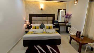 Decoración personalizada, muebles diferentes y escritorio