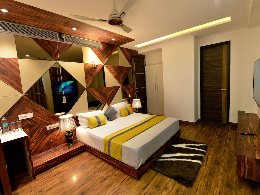 Individually decorated, individually furnished, desk, laptop workspace