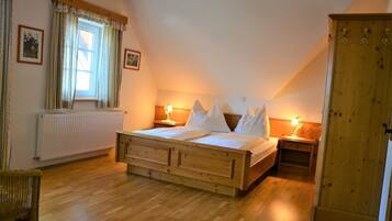 Bar mini, meja, kalis bunyi, seterika/papan seterika