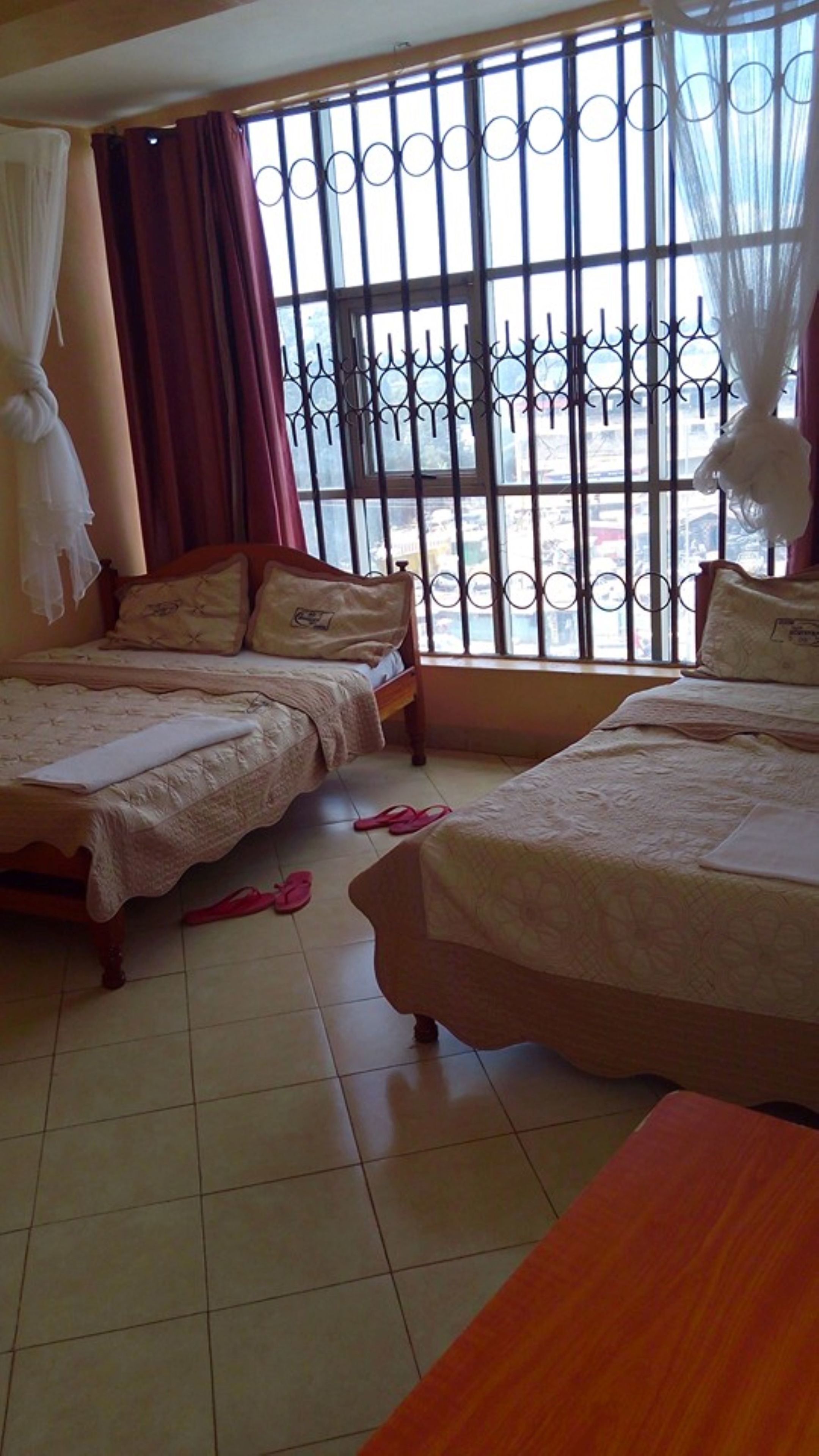 Desk, free WiFi, bed sheets